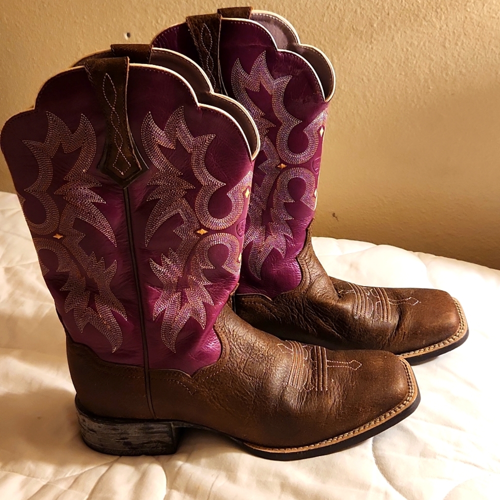 ARIAT  women's boots 9 1/2 b